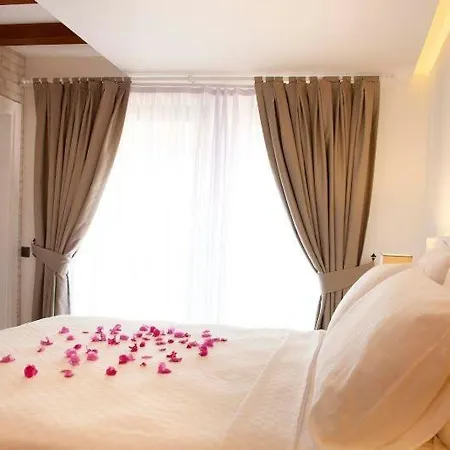 Payam Butik דטקה